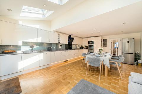 55 Elderfield Place, London, SW17 6ED