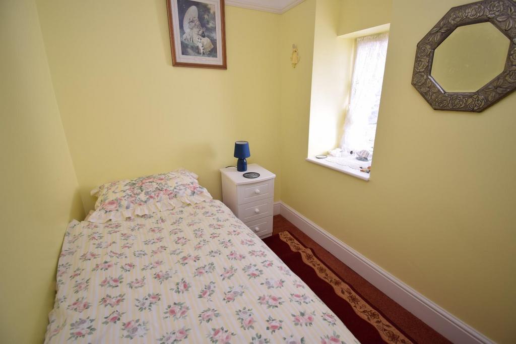 Bed 4.JPG
