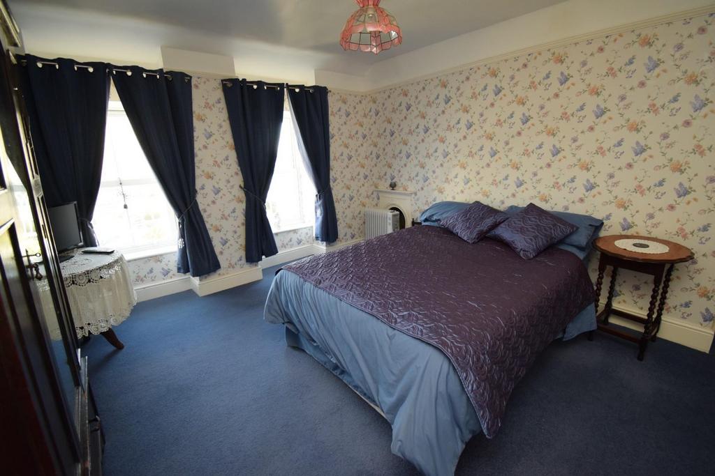 Bed 1 (1).JPG