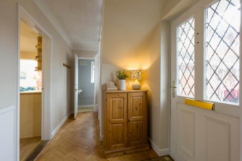 26 Avalon Road, Earley, Reading, RG6 7NS