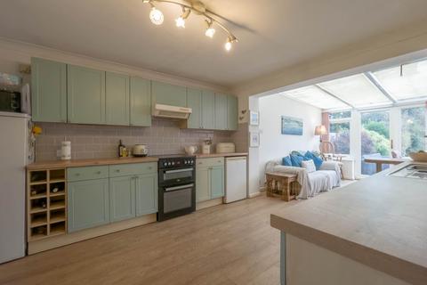 26 Avalon Road, Earley, Reading, RG6 7NS