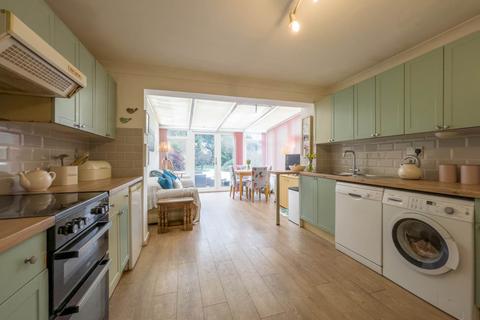 26 Avalon Road, Earley, Reading, RG6 7NS