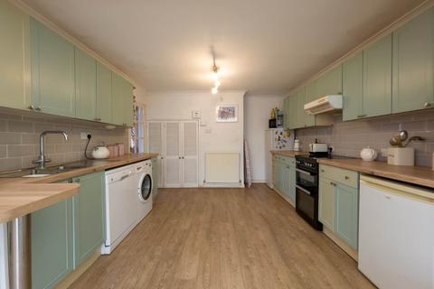 26 Avalon Road, Earley, Reading, RG6 7NS