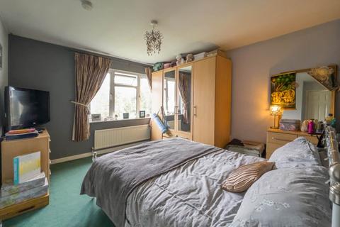 26 Avalon Road, Earley, Reading, RG6 7NS