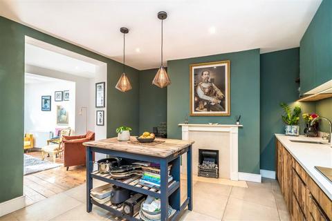 49a Aldebert Terrace, London, SW8 1BH
