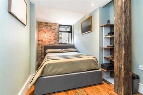 49a Aldebert Terrace, London, SW8 1BH