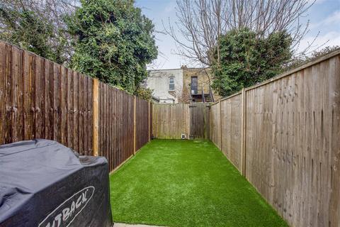 58a Sidney Road, Twickenham, TW1 1JR
