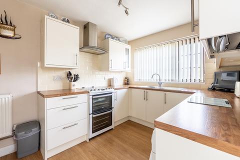 3 bedroom detached bungalow for sale, Shillbrook Avenue, Carterton, Oxfordshire, OX18