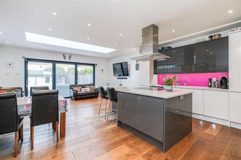 1 Cardiff Road, London, W7 2BW