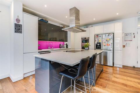 1 Cardiff Road, London, W7 2BW