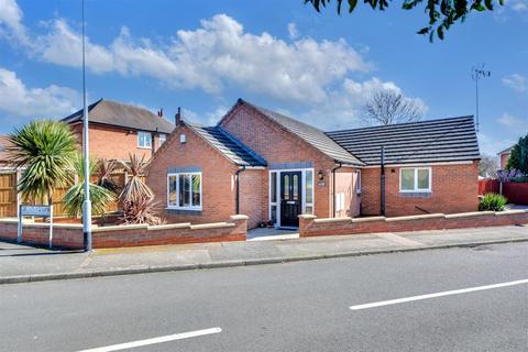 3 bedroom detached bungalow for sale, Castle Close, Calverton, Nottingham