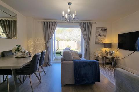 2 bedroom semi-detached house for sale, Burnham Road, Wythall