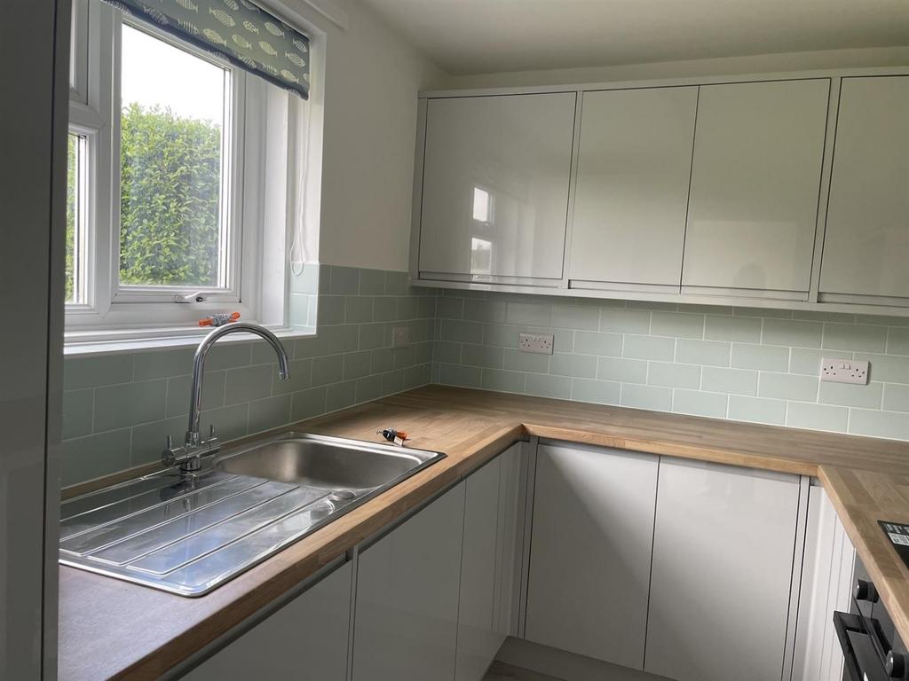 Kitchen 1.jpg