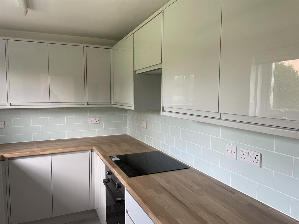 Kitchen 2.jpg