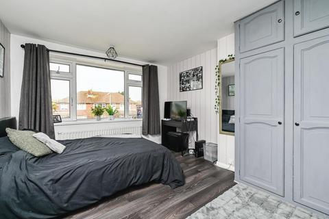 73 Beech Way, Basingstoke, RG23 8LS