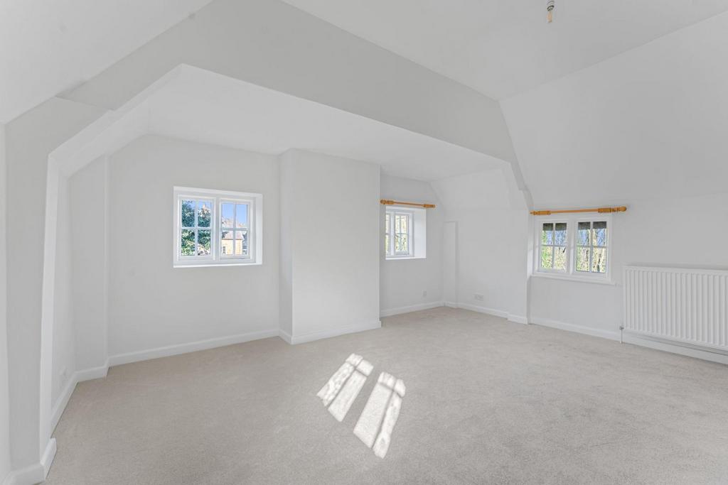 Bedroom 1.jpg