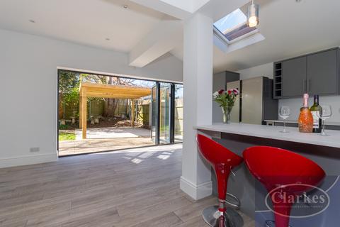 3 bedroom house for sale, LARGE 3 DOUBLE BED West Way, Bournemouth