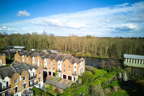 31 Herons Place, Isleworth, TW7 7BE