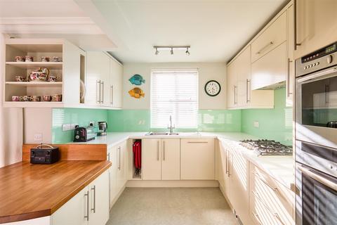 31 Herons Place, Isleworth, TW7 7BE