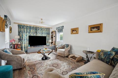 4 bedroom detached house for sale, The Ghyll, Huddersfield, HD2
