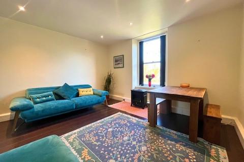 3 bedroom flat to rent, Cottage Brae, Aberdeen AB10