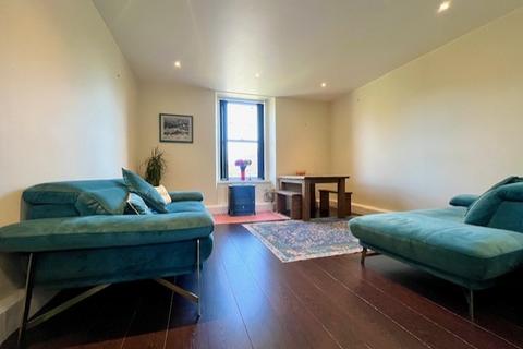 3 bedroom flat to rent, Cottage Brae, Aberdeen AB10