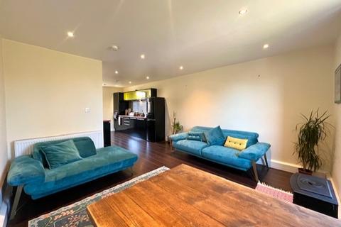 3 bedroom flat to rent, Cottage Brae, Aberdeen AB10