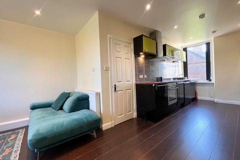 3 bedroom flat to rent, Cottage Brae, Aberdeen AB10
