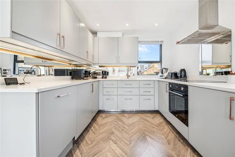 26b Vanderbilt Road, London, SW18 3BQ
