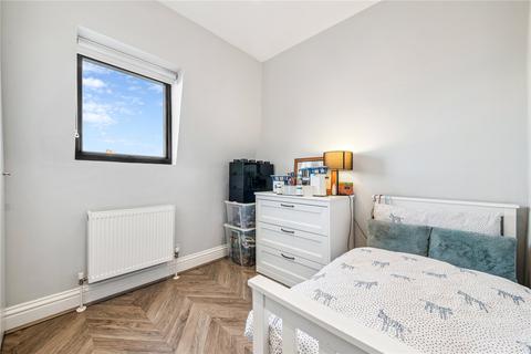 26b Vanderbilt Road, London, SW18 3BQ