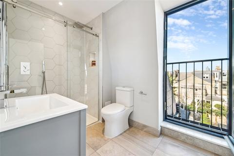 26b Vanderbilt Road, London, SW18 3BQ