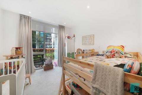 2 bedroom flat for sale, Prince Of Wales Drive, London, SW11