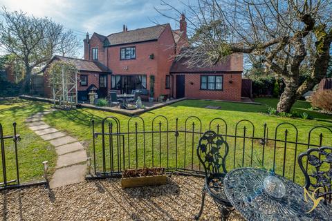 4 bedroom detached house for sale, Worcester WR2