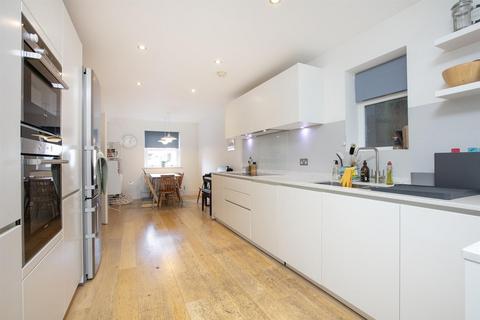 53 Kirkwood Road, London, SE15 3XU