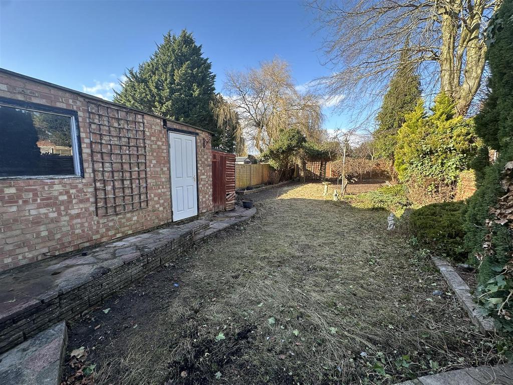 Rear Garden & Garage