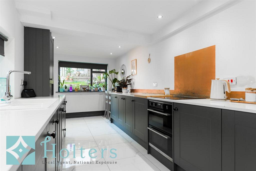 31 New Road, Newtown-10.jpg