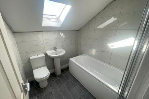 2 bedroom flat to rent, Church Street, Accrington