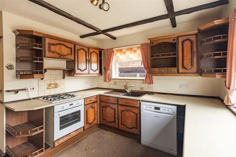 2 bedroom flat for sale, Amesbury Close, Epping