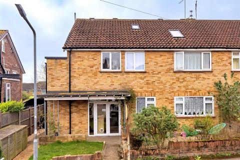 37 Amesbury Close, Epping, CM16 4JA