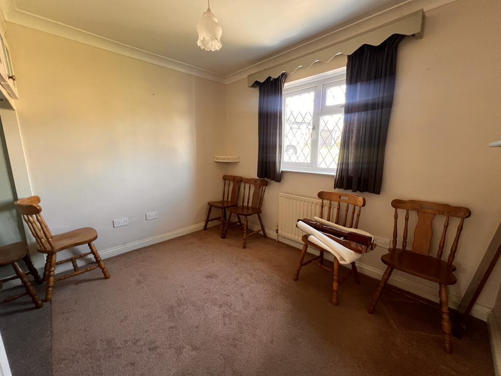 Front bedroom 1
