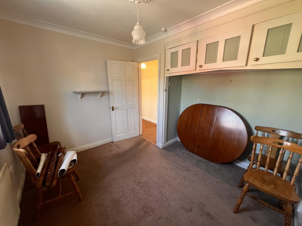 Front bedroom 1