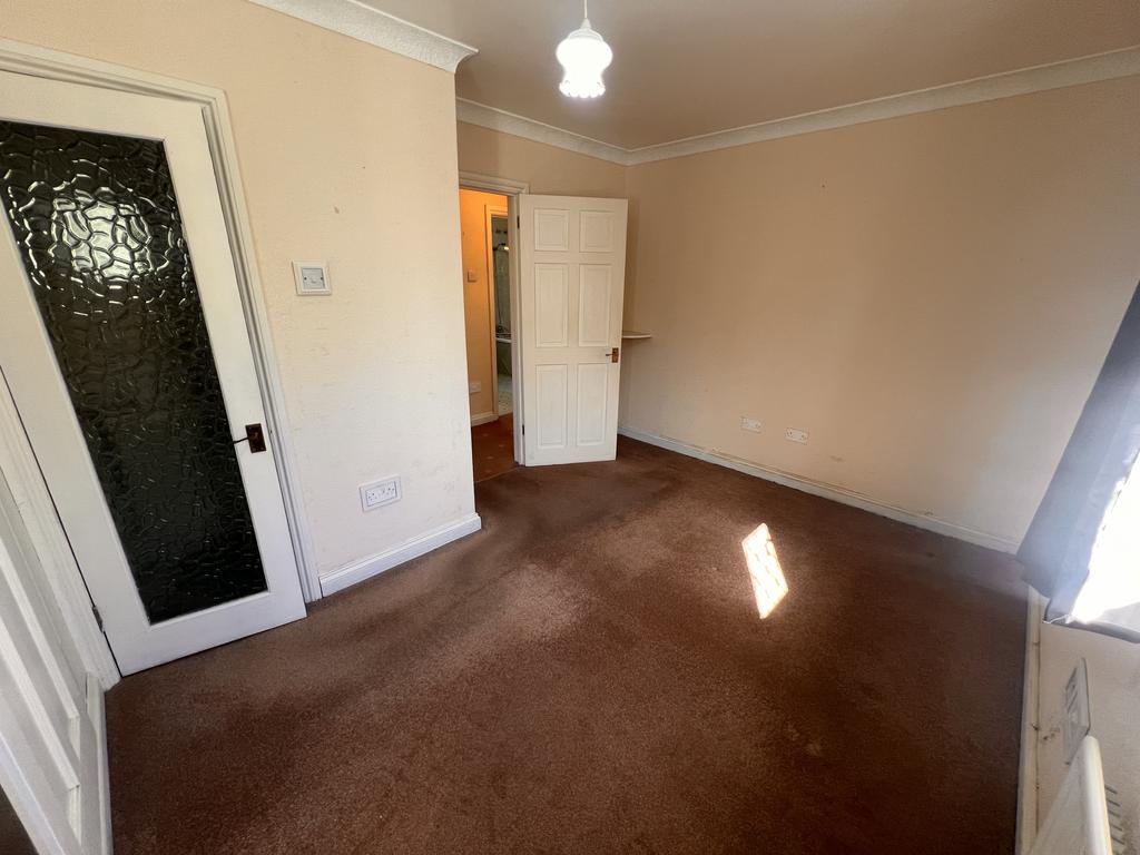Rear bedroom 2