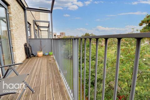 undefined, Observer Close, NW9