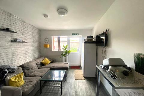 1 bedroom in a house share to rent, Dudley DY2
