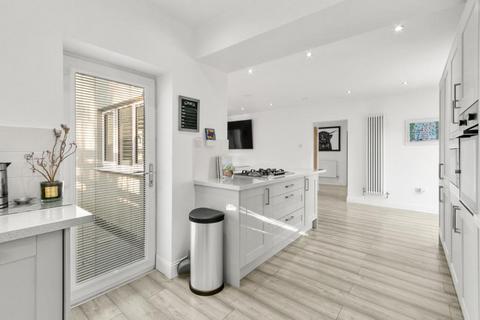 Alina Cottage Halket Road, Lugton, Kilmarnock, KA3 4EE