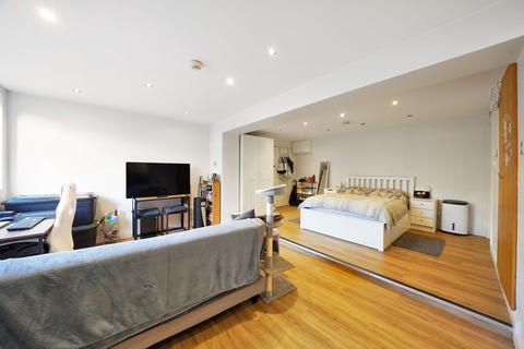 Studio for sale, St. Peters Road, Croydon, CR0