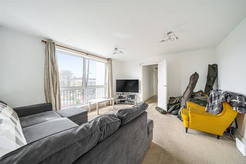 2 bedroom apartment for sale, Canal Road, Gravesend, Kent