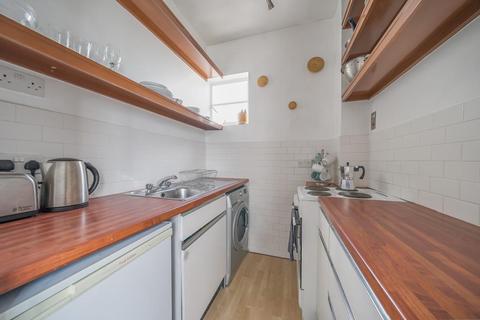 Studio for sale, Palace Gardens Terrace, Kensington, London, W8