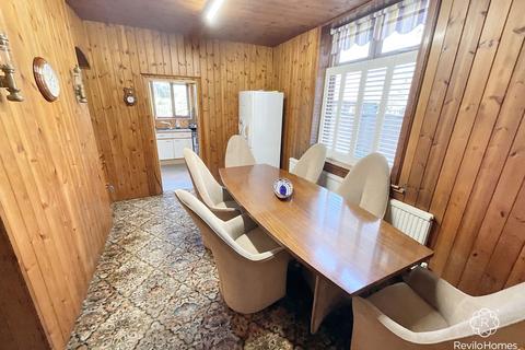 5 bedroom semi-detached house for sale, Rochdale Road East, Heywood, OL10