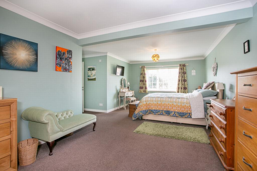 Principal bedroom
